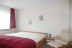 'Das Schlafzimmer mit Doppelbett (180 x 200 cm) ldt zu herrlichen Trumen ein.'