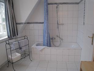 Badewanne, Duschmöglichkeit vorhanden