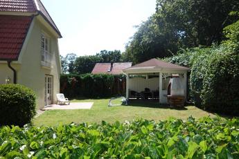 Der Pavillon und der Grill gehren zum Haus Johanna 1