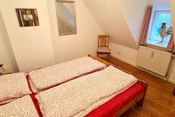 Das Obergeschoss mit den Schlafzimmern sind mit einem gemtlichen Holzfussboden und Einbauschrnken ausgestattet.